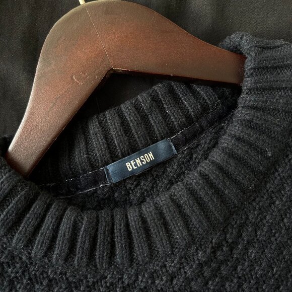 BENSON CREWNECK KNIT SWEATER IN NAVY BLUE - Picture 3 of 3